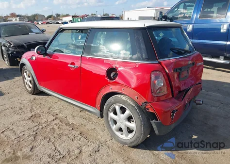 2010 Mini Cooper z USA, uszkodzony, nr VIN WMWMF3C59ATZ66062